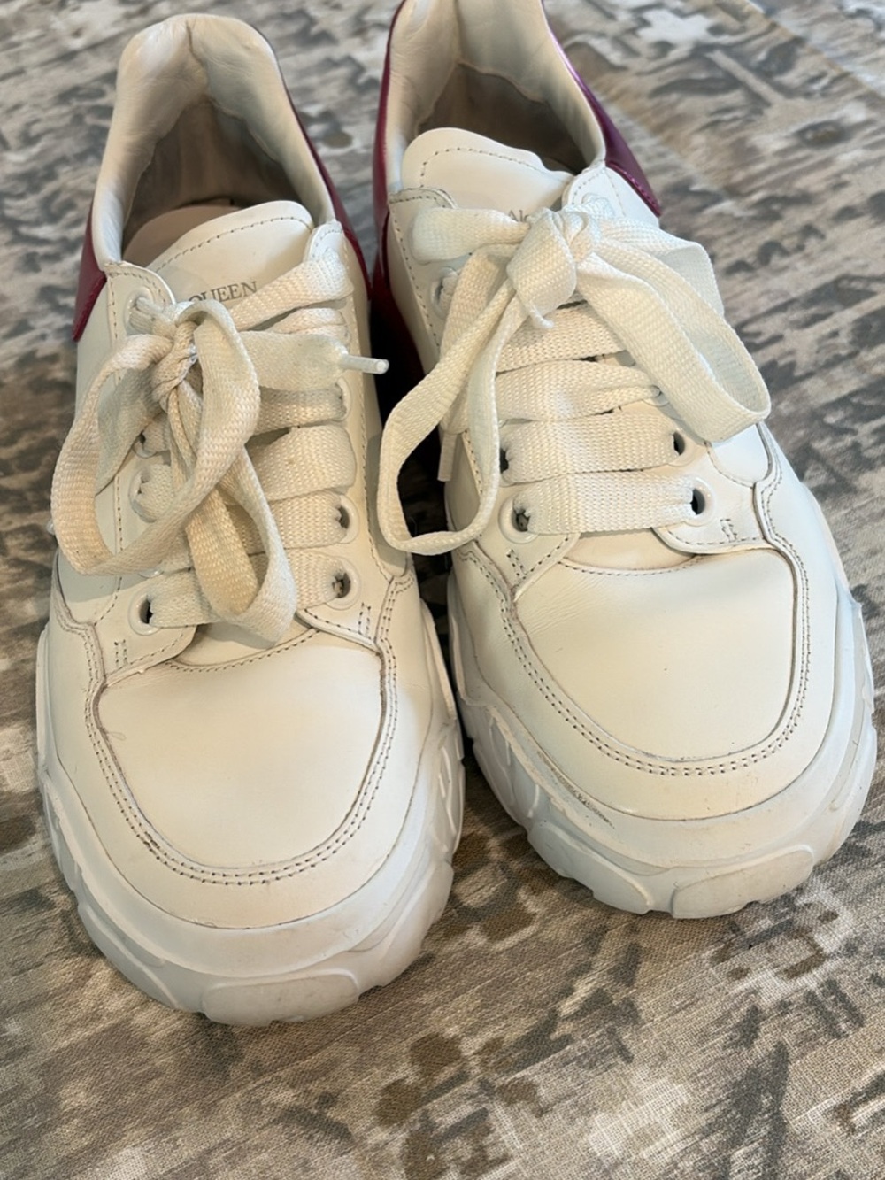 Alexander McQueen Pink accent sneakers